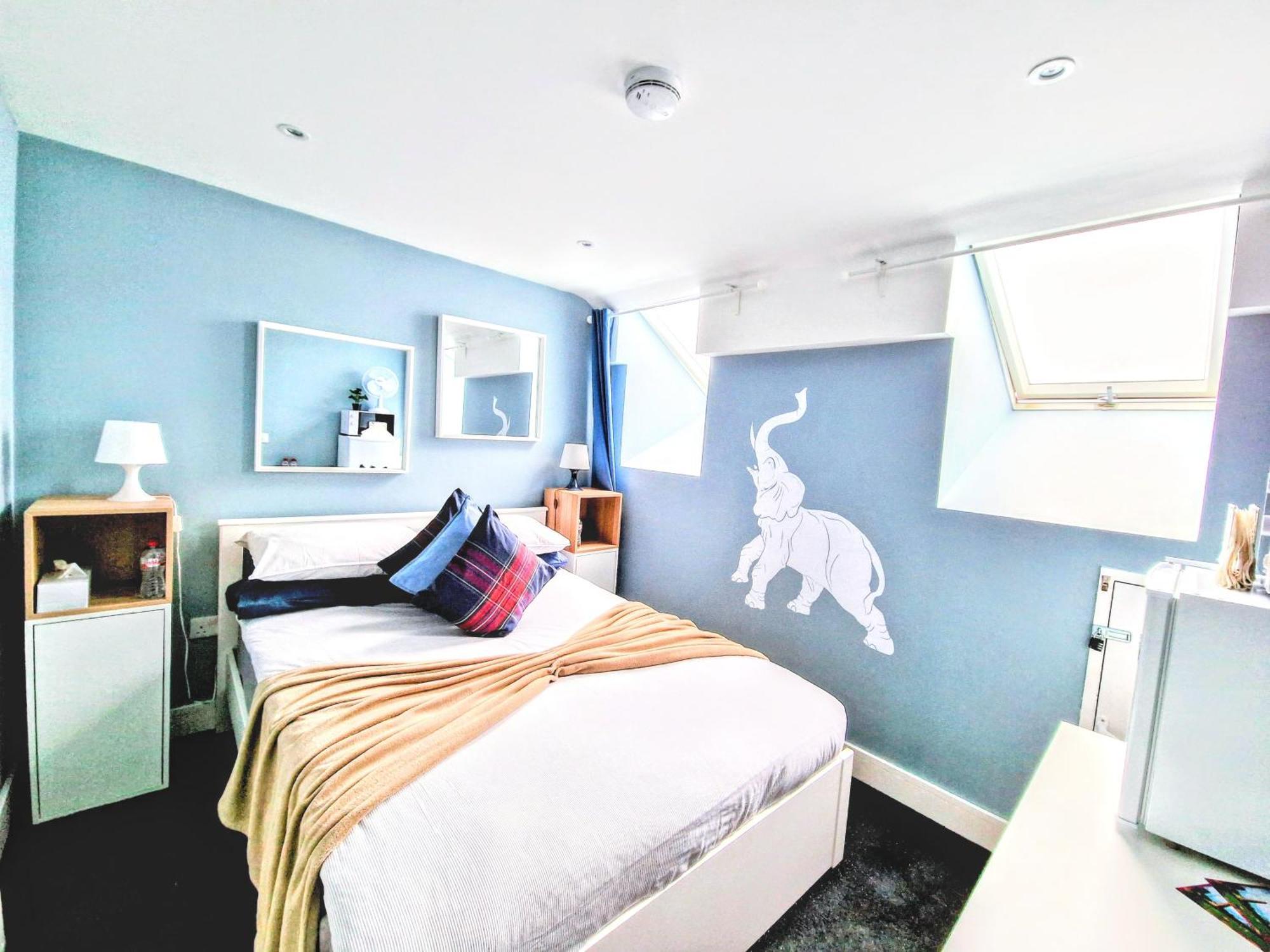 Blue Elephant Room! Lucan Zewnętrze zdjęcie