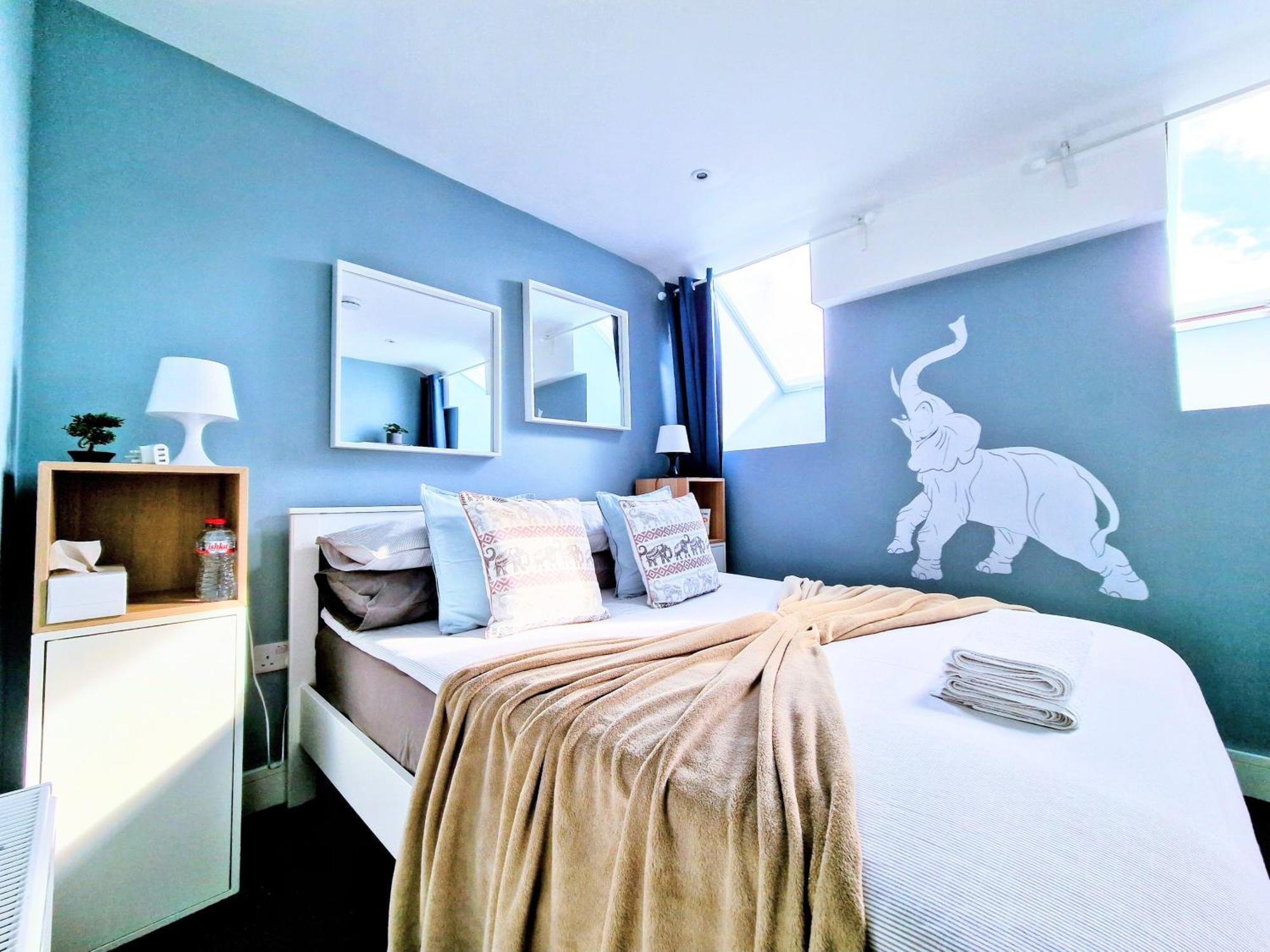 Blue Elephant Room! Lucan Zewnętrze zdjęcie